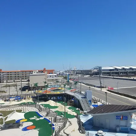 Newport Beach Resort-3