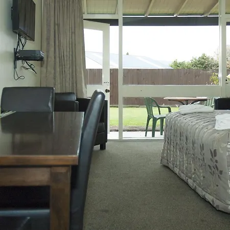 Blenheim Road Motor Lodge-2