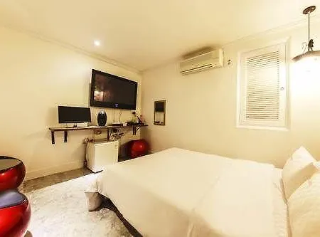 In Seoul Sinchon Goguma Hotel-3