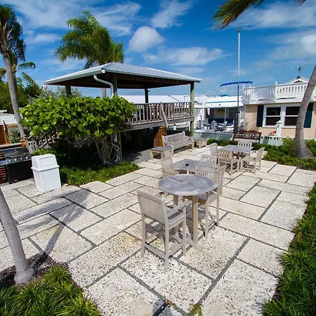 Harborside Motel & Marina-3