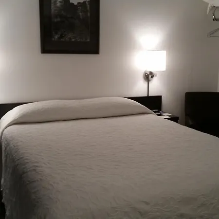 Rocket Motel-2