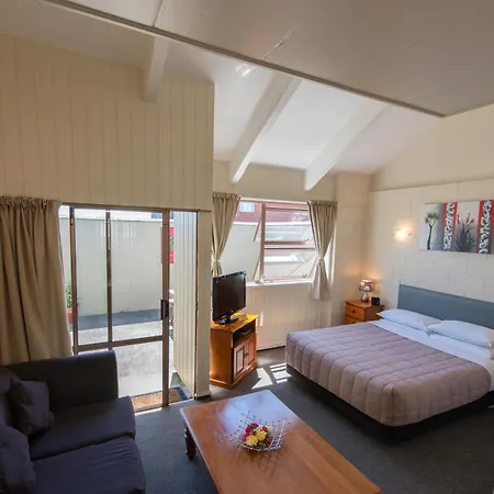 Howick Motor Lodge-2