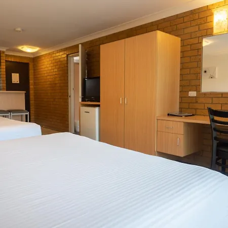 Airport Admiralty Motel-2
