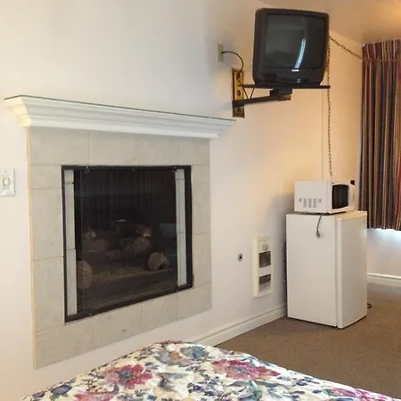 Cozy Cove Beachfront Resort Inn-2