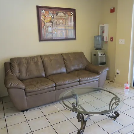 Travelstar Inn & Suites-3