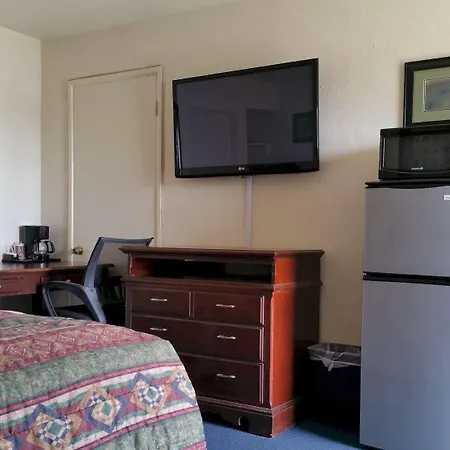Budget Inn Mojave-3
