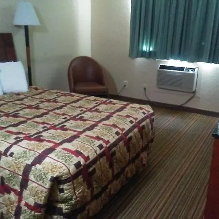 Knights Inn And Suites - Grand Forks-2