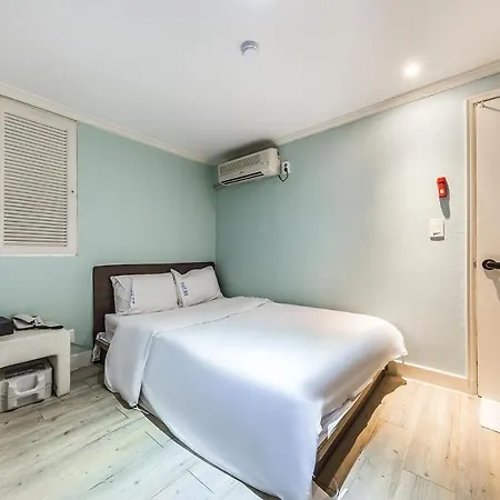 In Seoul Sinchon Goguma Hotel-2