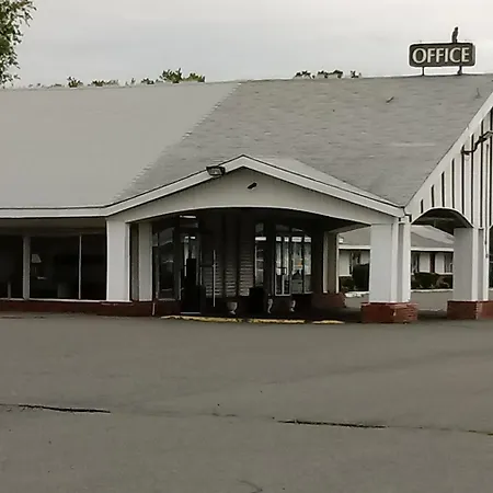 Town Line Inn-3