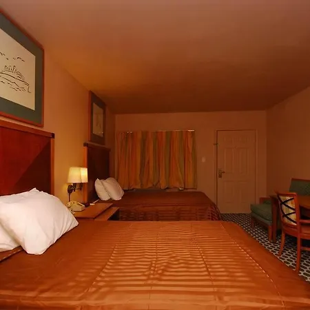 Airport Inn Downtown-3