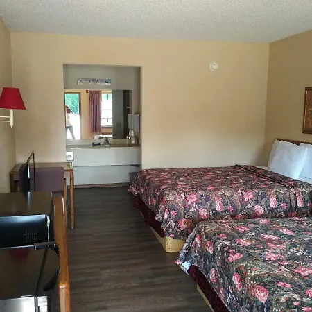 Ozark Swiss Inn-3