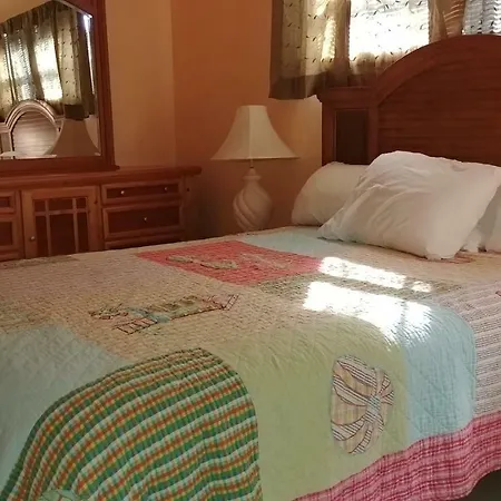 The Holiday Court Villas And Suites-3