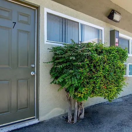 Ramona Motel-3