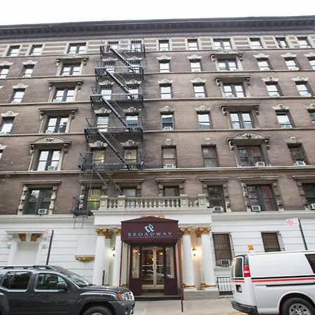 Broadway Hotel & Hostel-2