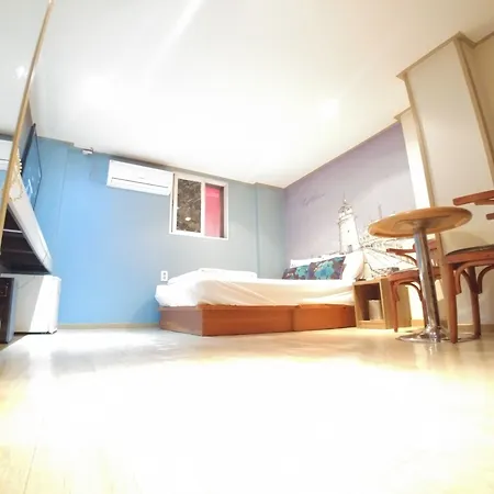 A Motel-3