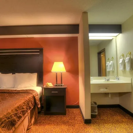Smoky Mountain Inn & Suites-3