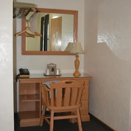 The Evergreen Motel In Kansas-3
