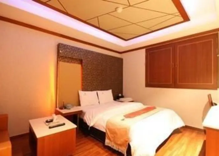 Liz Hotel