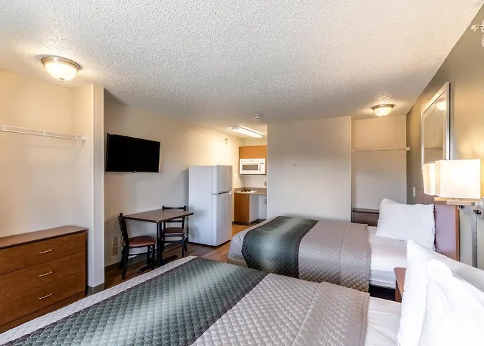 Hometowne Studios By Red Roof Austin