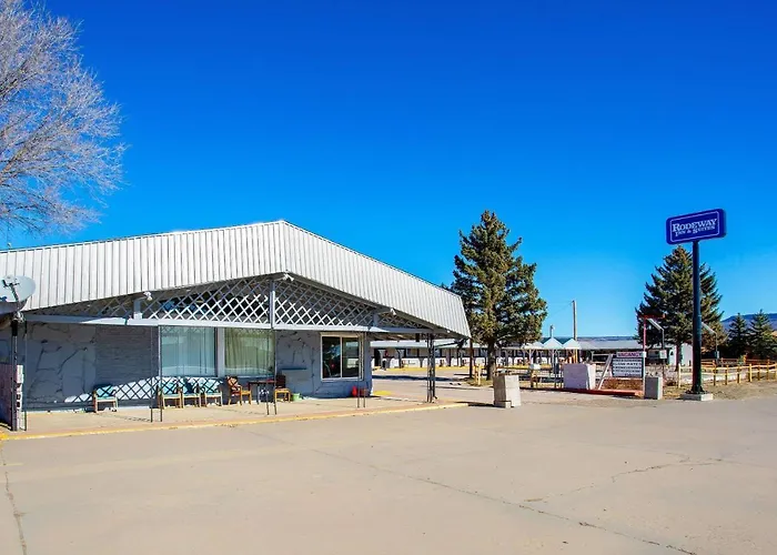 Hotel near College: Rodeway Inn & Suites