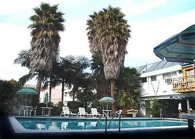 Tradewinds Airport Hotel