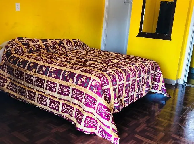 Commodore Motel
