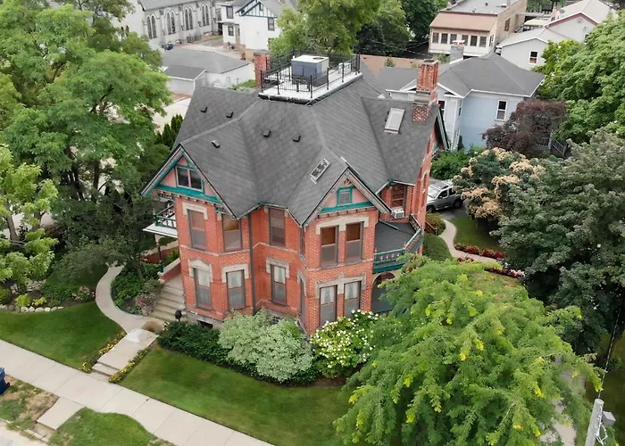 Luxury hotel only: Historic Webster House Bed And Breakfast Inn