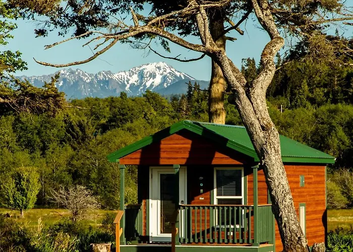 Beach hotel: Crescent Beach And Rv Park