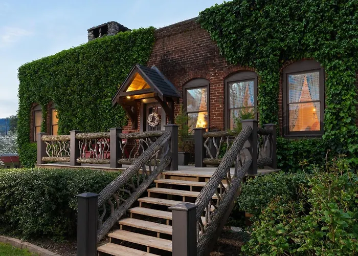 Luxury hotel only: The White Birch Inn