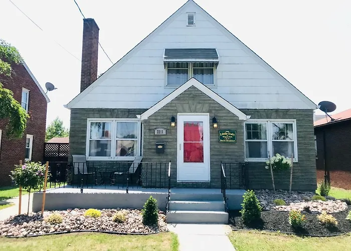 Bed and Breakfast Little Italy Of Niagara Falls Bed & Breakfast