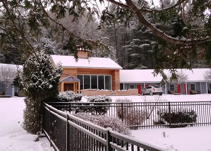 Beach hotel: Mountain Road Resort