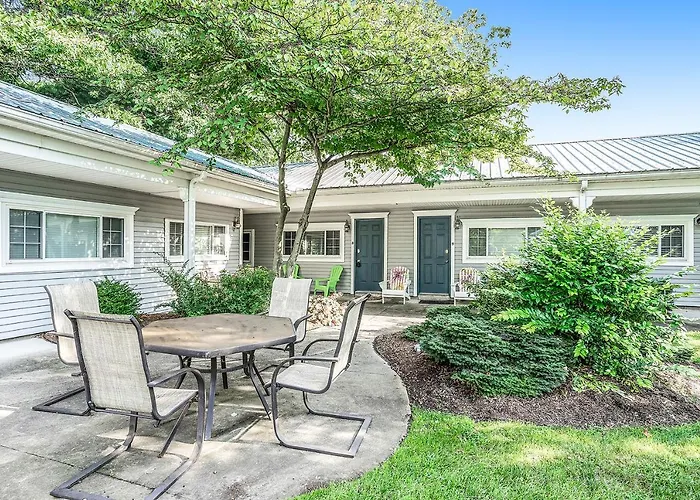 All Vacation Rentals Arrowhead Resort