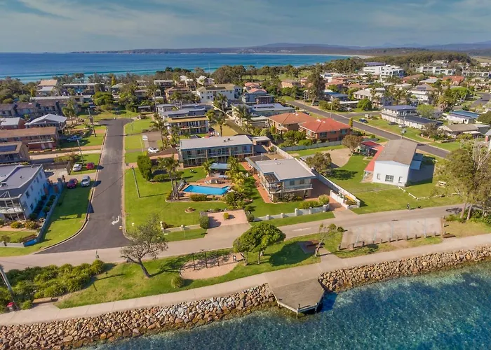 The Retreat Lakeside Merimbula