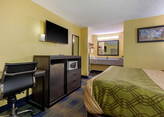 Econo Lodge Nashville Near Percy Priest Lake