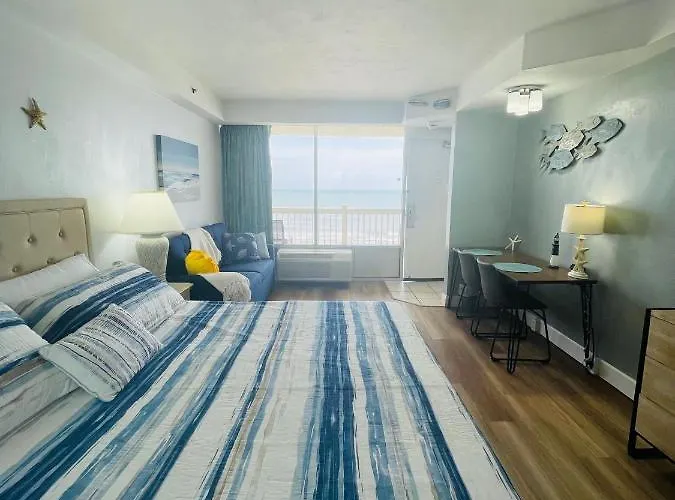 Resort Oceanfront Condostudio