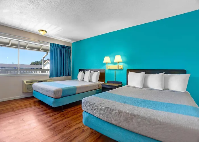 Cheap hotel: Motel 6 Fort Bragg, Ca