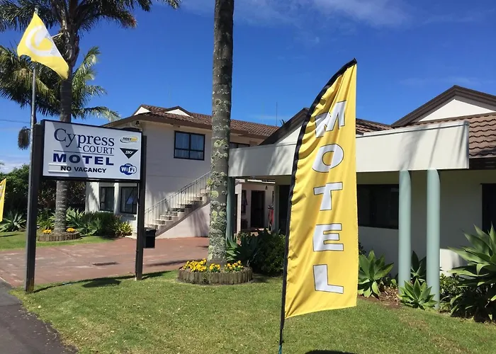 3 star hotels Cypress Court