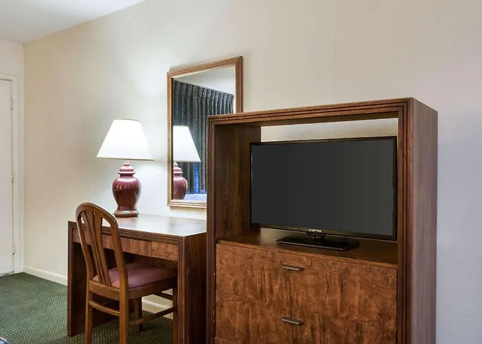 Cheap hotel: Rodeway Inn