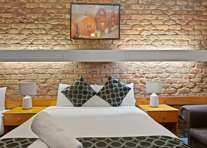 Family Hotel: The Settlement Historic Hotel