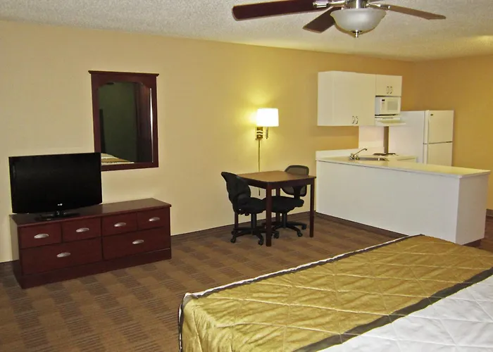Family Hotel: Extended Stay America Suites - Edison - Raritan Center