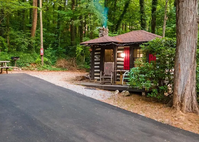 Cabin: Log Cabin Motor Court