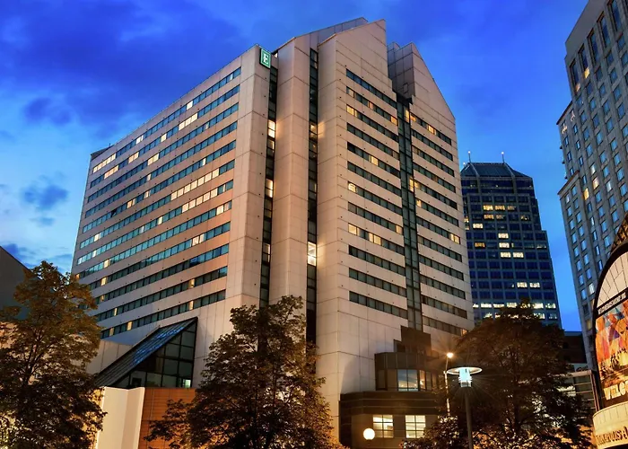 3 star hotel: Embassy Suites By Hilton Indianapolis Downtown