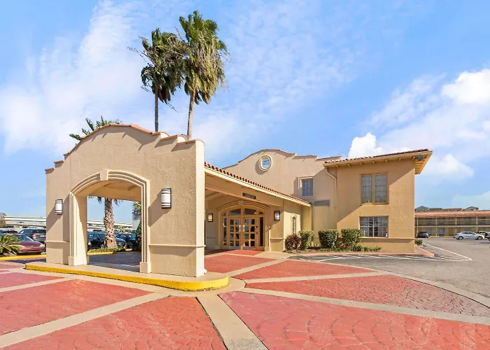 Family Hotel: La Quinta Inn By Wyndham New Orleans Causeway