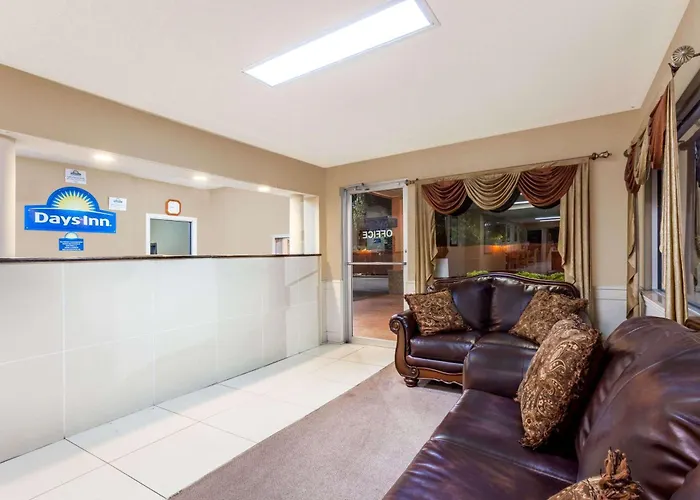 Days Inn By Wyndham Columbia