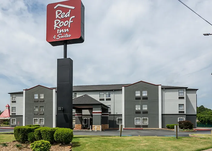 Dog friendly hotels Red Roof Inn & Suites Little Rock