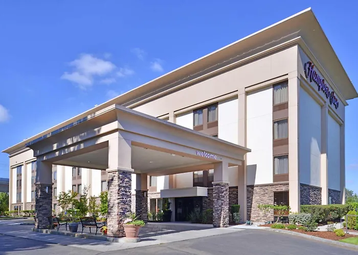 Hotels with tennis Hampton Inn Seattle Airport