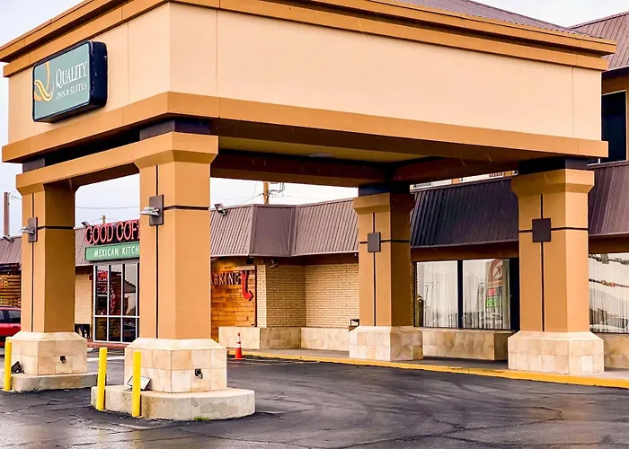 Quality Inn & Suites Airport