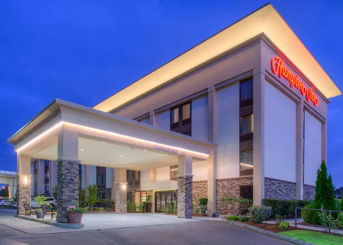 Hotels with tennis Hampton Inn Seattle Airport