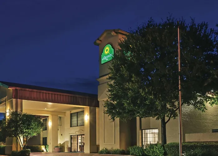 Cheap hotel: La Quinta Inn By Wyndham San Marcos