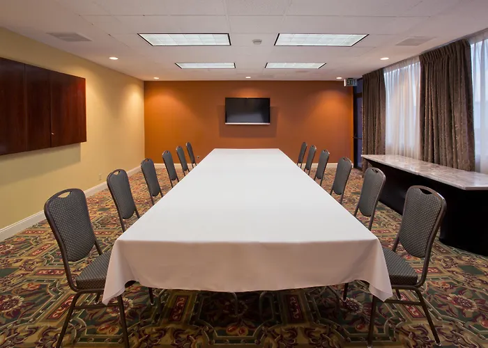 Central hotel: Spark By Hilton Seattle Airport